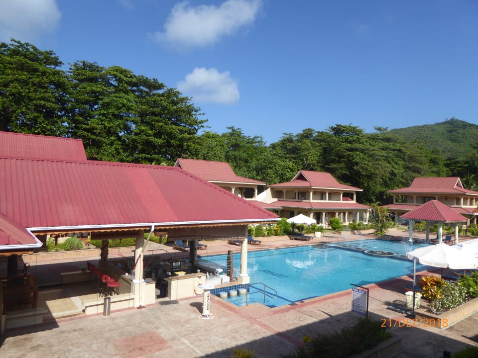 Pool The Oasis Hotel Restaurant & Spa