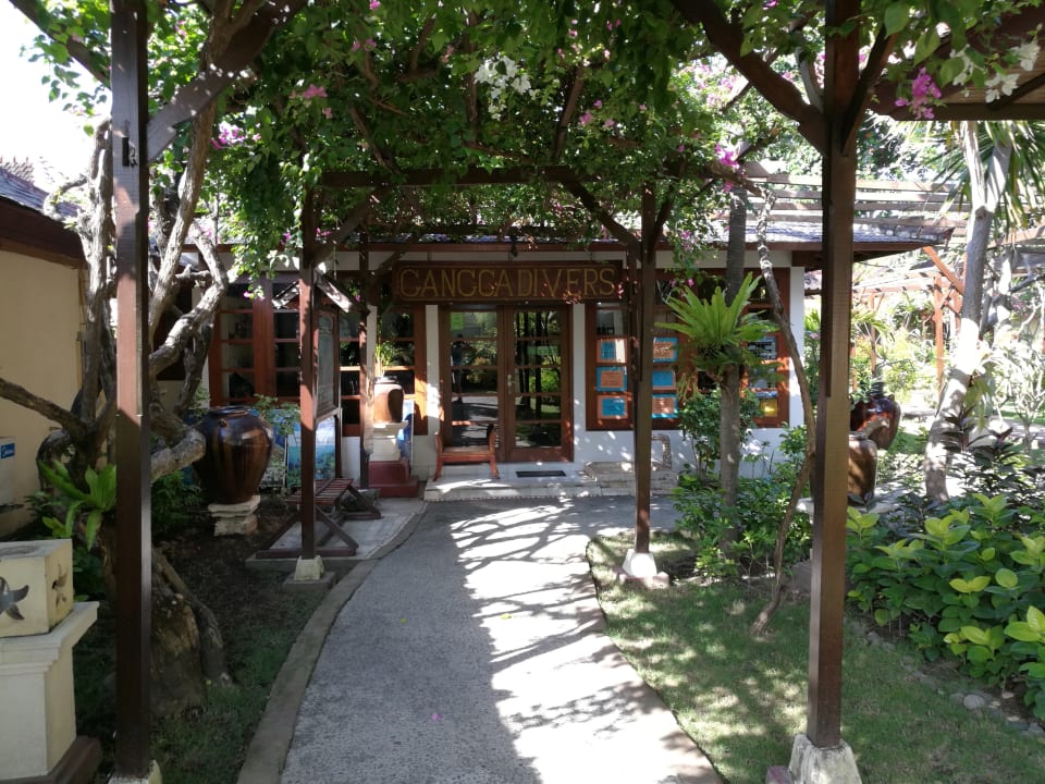 Gartenanlage Villa Almarik