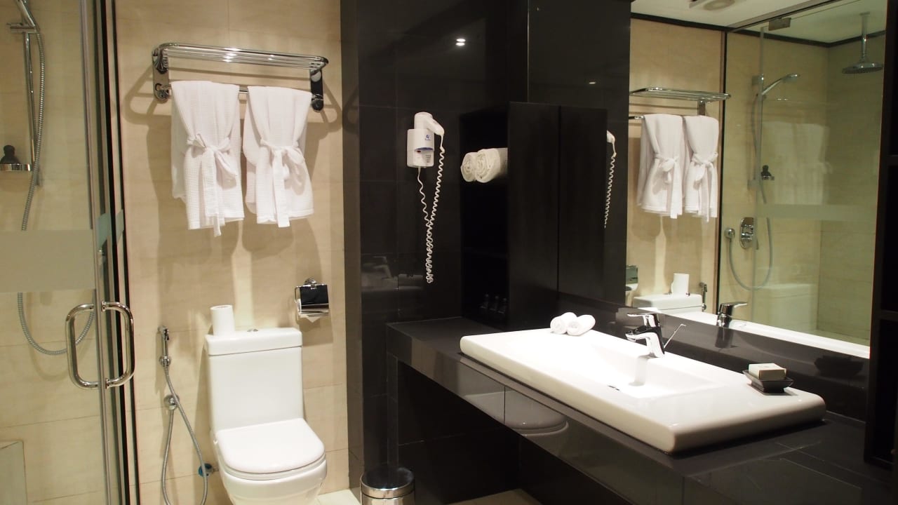 Badezimmer Deluxezimmer EKHO Surf