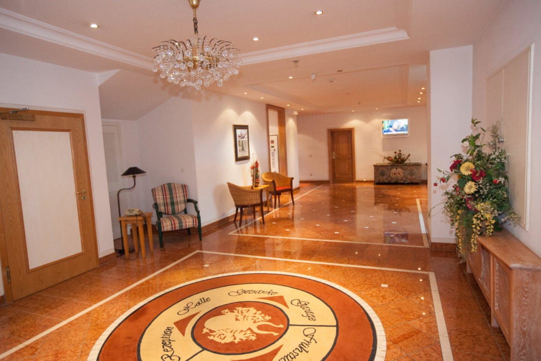 Eingang von der Tiefgarage Thermenhotel Quellenhof