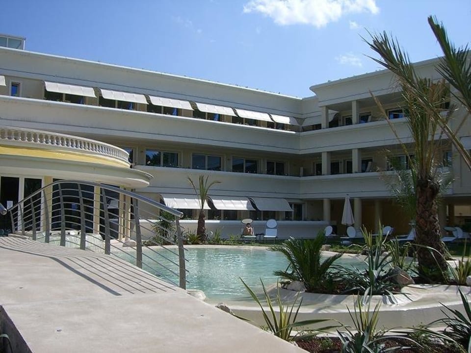 Hotel und Pool  Hotel Residence Relais Du Lac