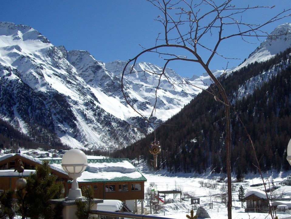 Blick zum Gletscher Die Post am Ortler