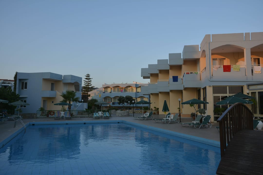 Der Pool Hotel Kathrin Beach