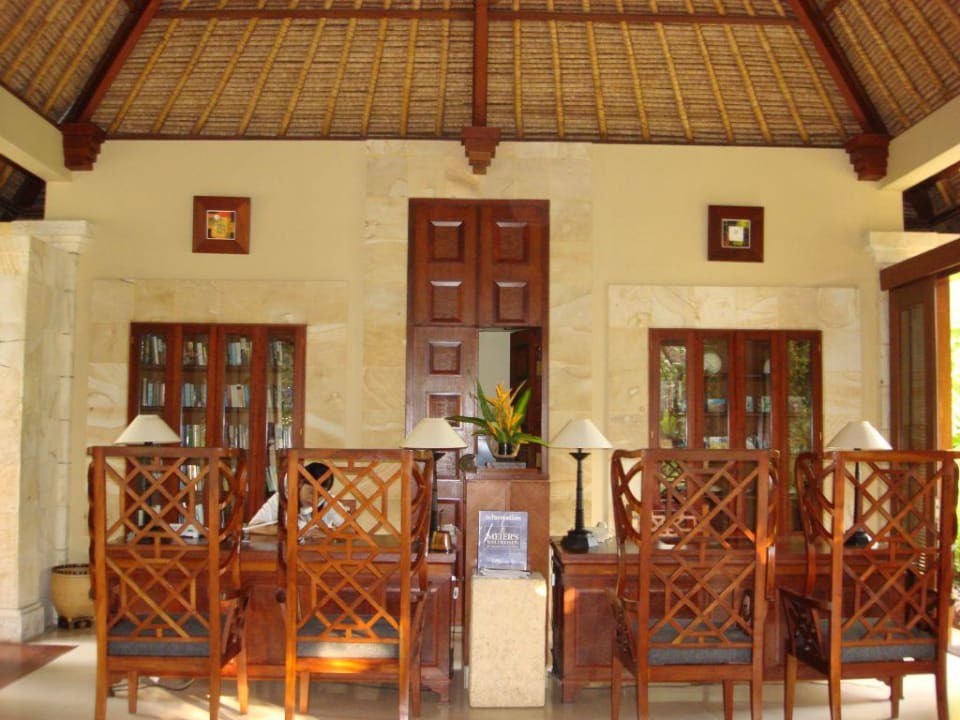 Lobby Pool Villa Club