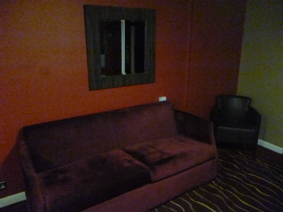 Kanapa w korytarzu Crowne Plaza London - Gatwick Airport