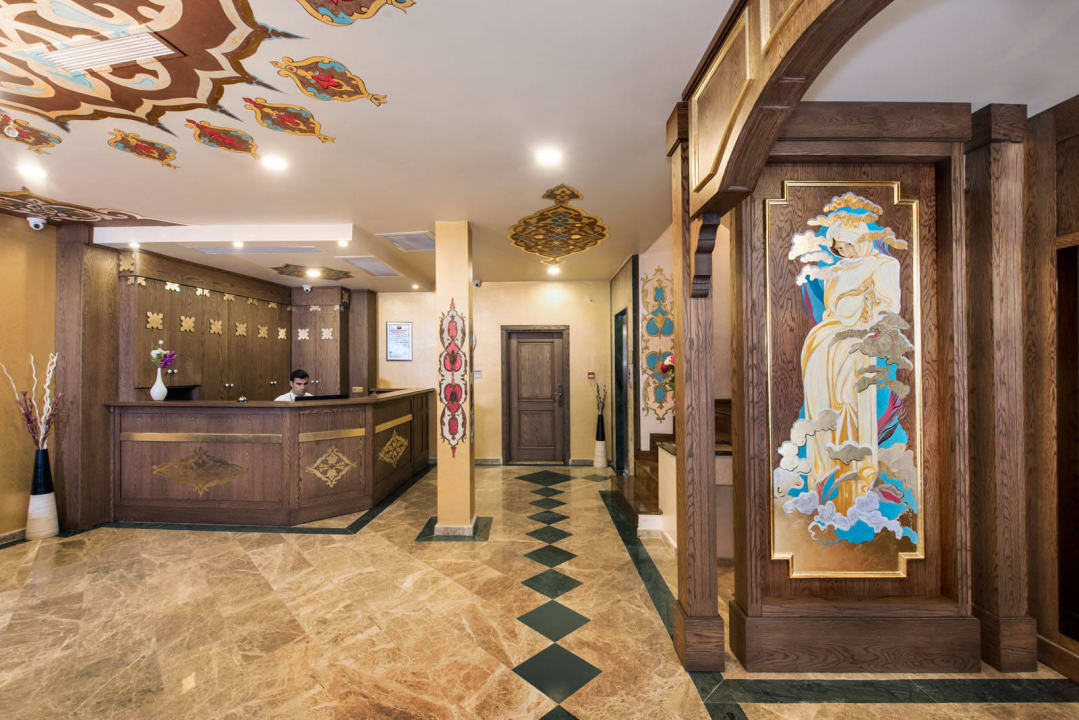 Reception & Lobby Perapolis Hotel