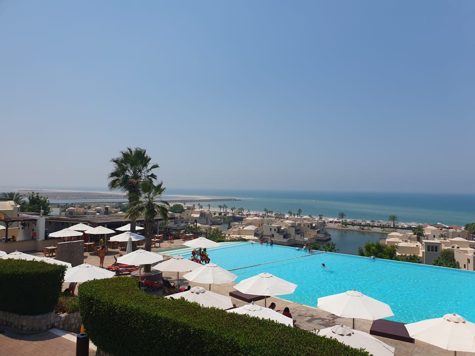 Pool The Cove Rotana Resort