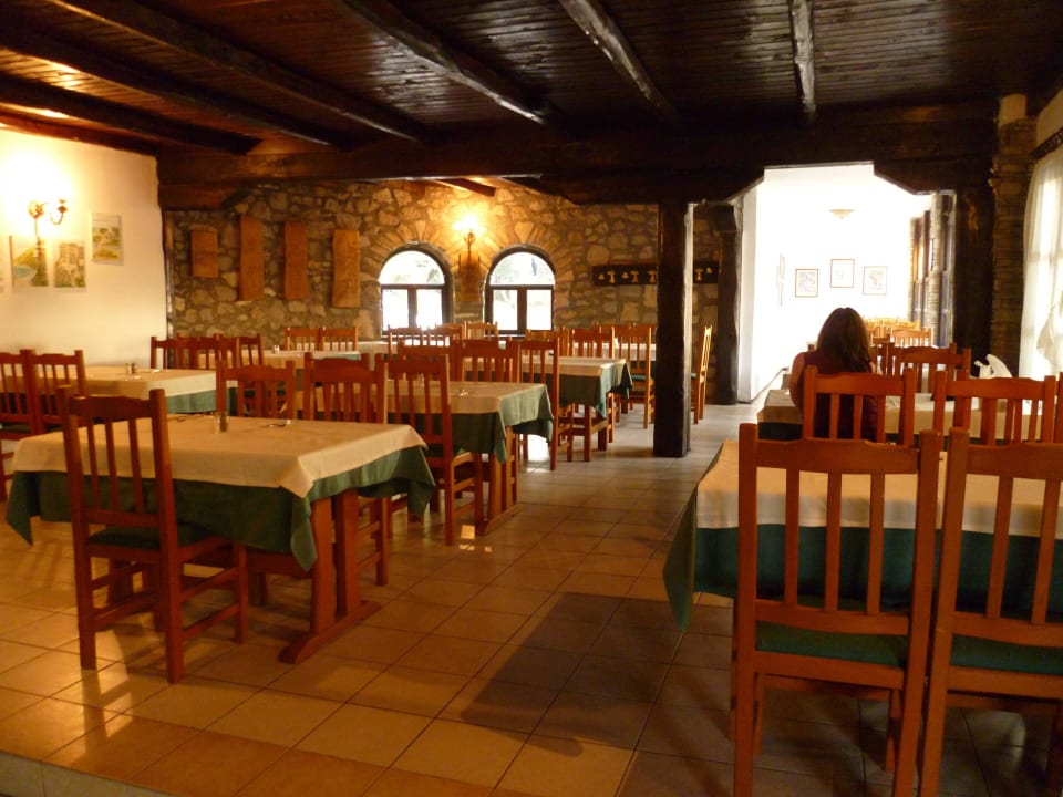 Essenssaal Abends Hotel Geranion Village