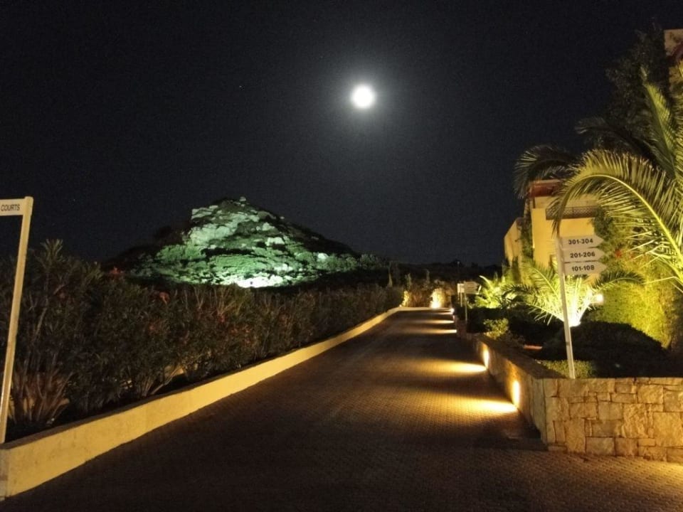 Der Aufstieg im Lichterglanz Grand Hotel Holiday Resort