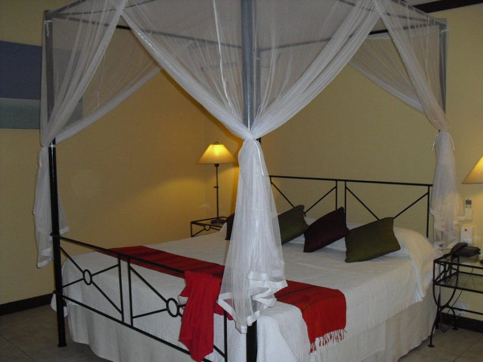 Zimmer Strandbungalow Kuredu Island Resort & Spa