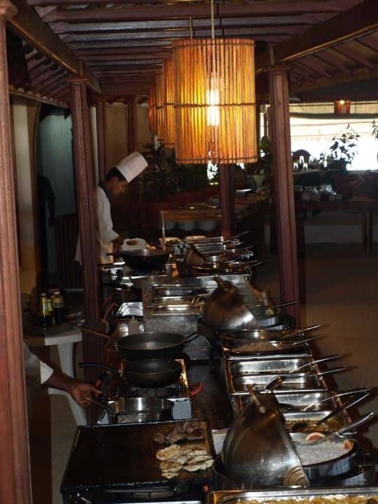 Buffet Angaga Island Resort