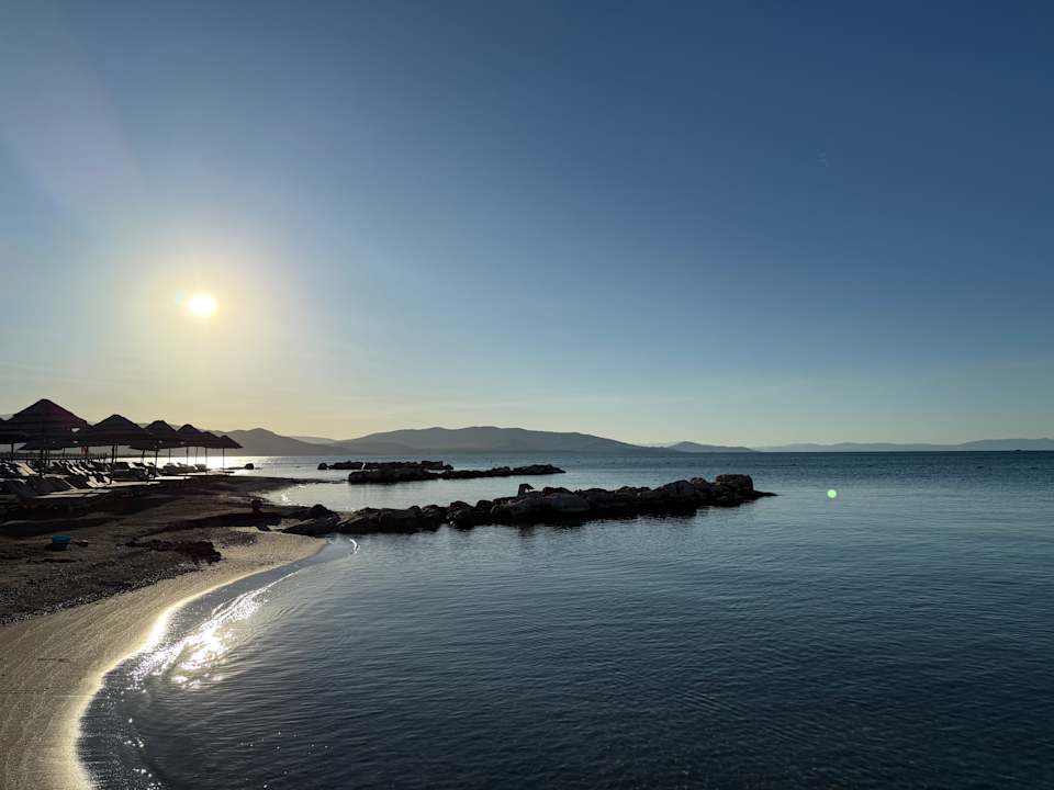 Strand Anda Barut Collection