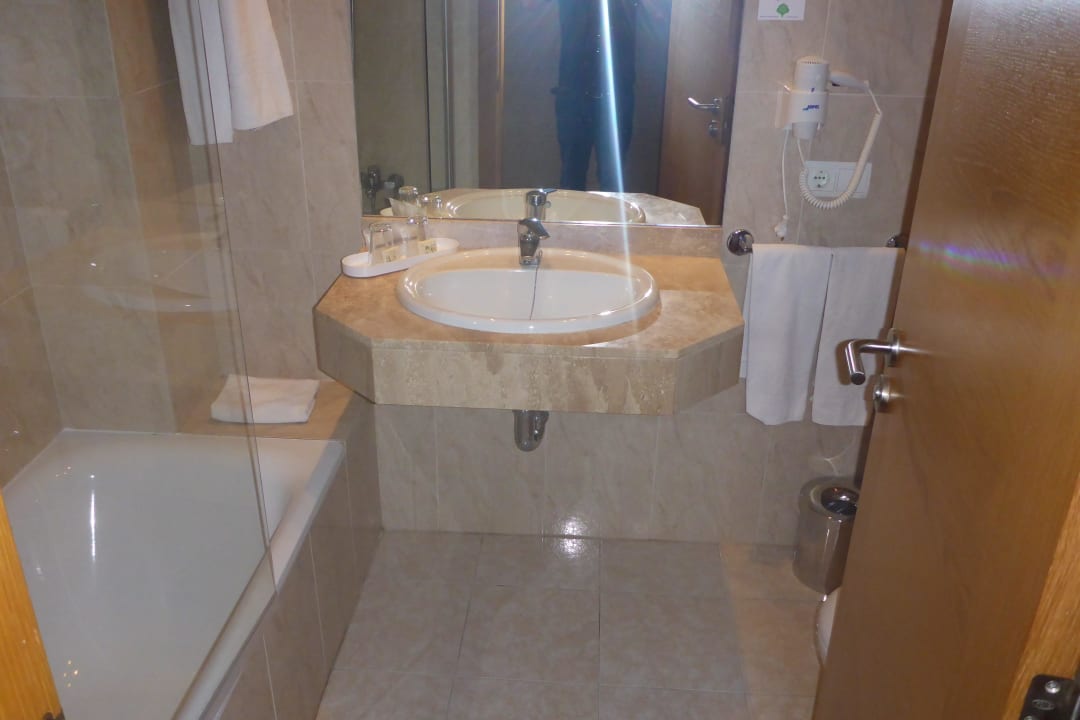 Badzimmer allsun Hotel Pil-lari Playa