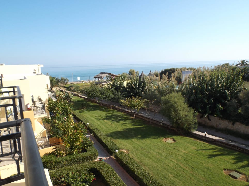 Vom Zimmer auf das Meer Vantaris Luxury Beach Resort