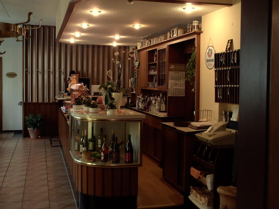 Rezeption und Theke Hotel Forstbacher Hof