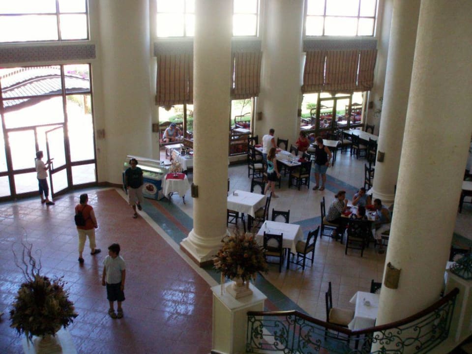 Hauptrestaurant Raucherbereich Charmillion Club Resort