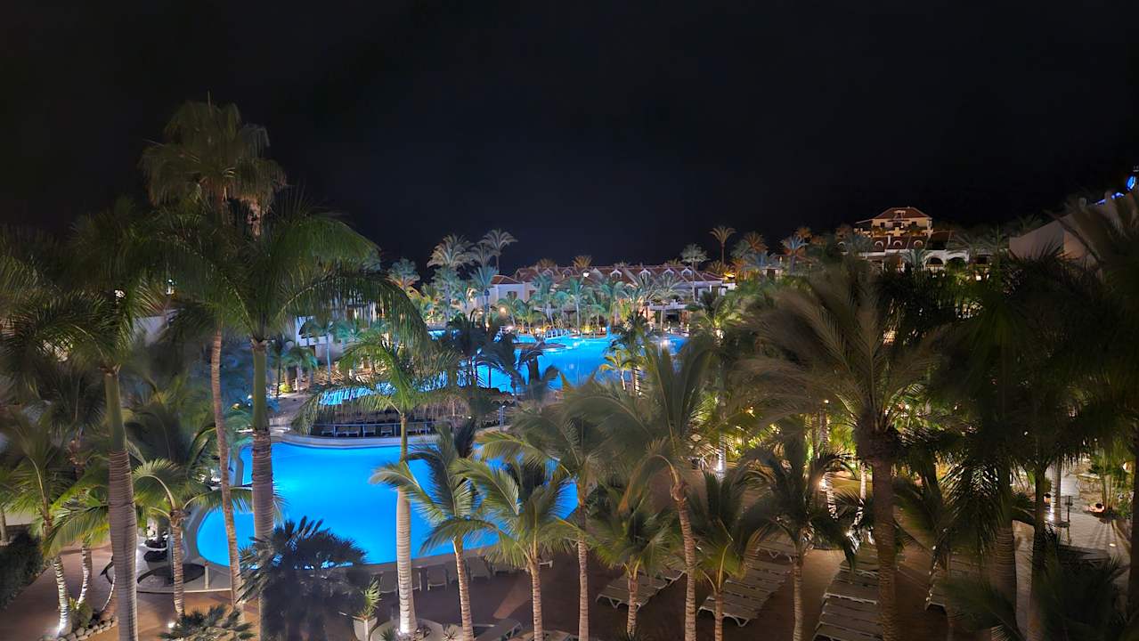 Pool Parque Santiago III Official