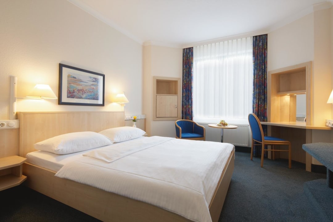 Standard Doppelzimmer IntercityHotel Magdeburg