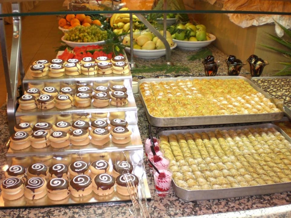 Süßigkeiten so weit das Auge reicht Trendy Aspendos Beach Hotel