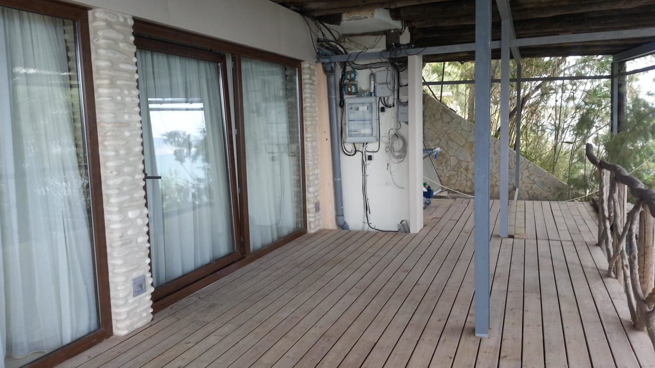 Najgorzej ulokowany Junior Suite Gloria Maris Hotel Suites and Villa