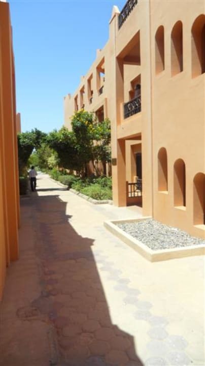 Weg vom Hotel Richtung Strand, Pool, Essen Stella Beach Resort & Spa Makadi Bay