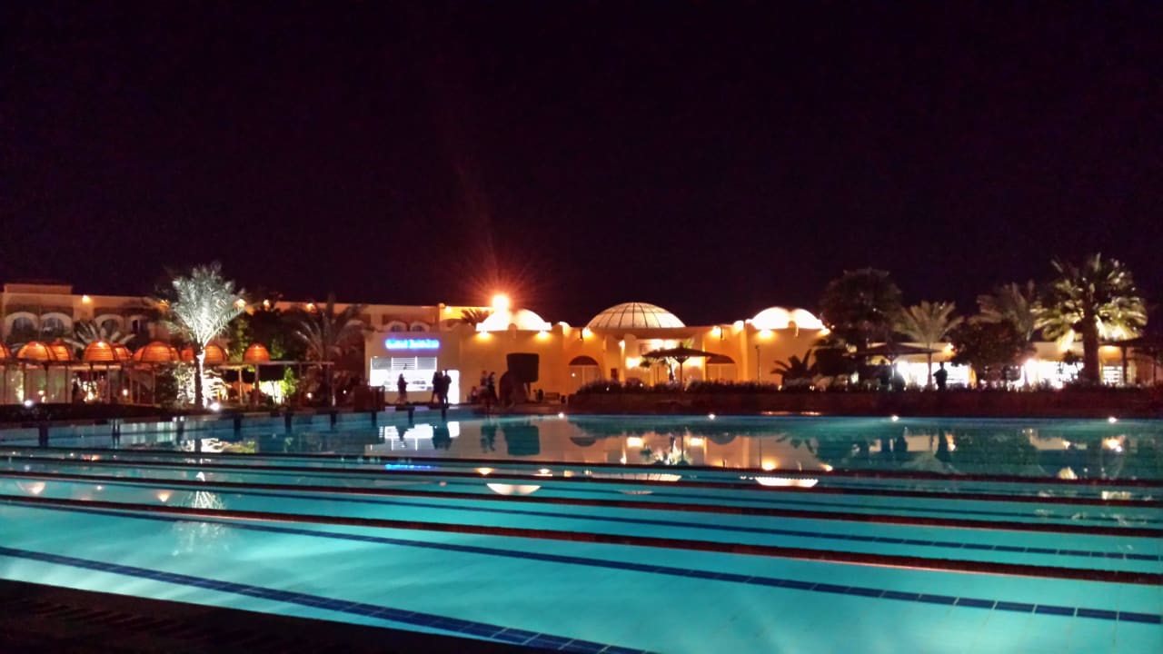 Бассейн Desert Rose