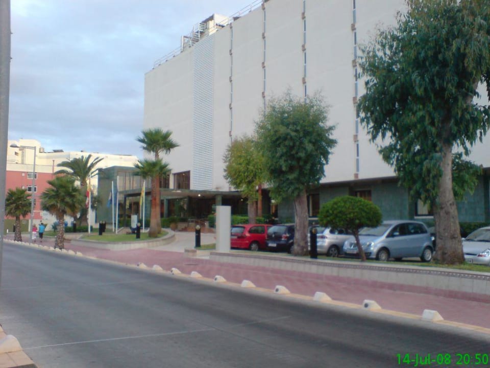 Hoteleingang Iberostar Waves Bahia de Palma