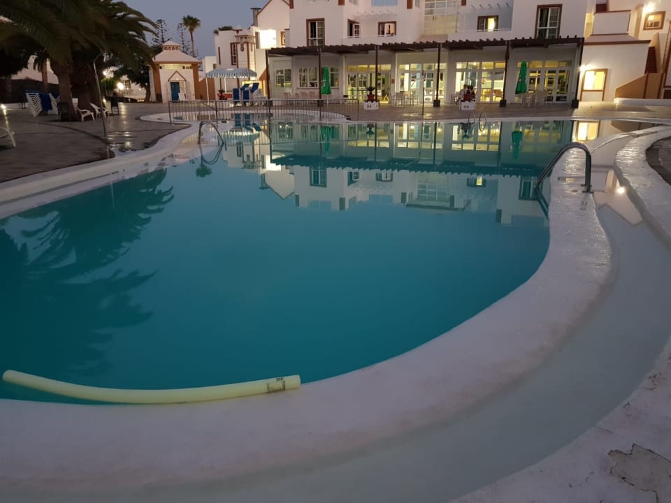 Pool Apartamentos LIVVO Morromar