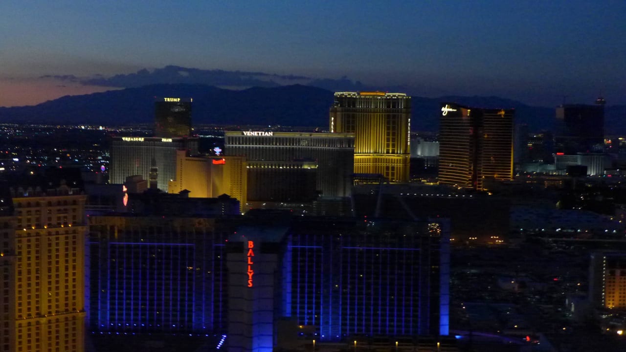 Ausblick aus dem Fenster: Las Vegas bei Nacht Hotel Elara - a Hilton Grand Vacations Hotel Center Strip