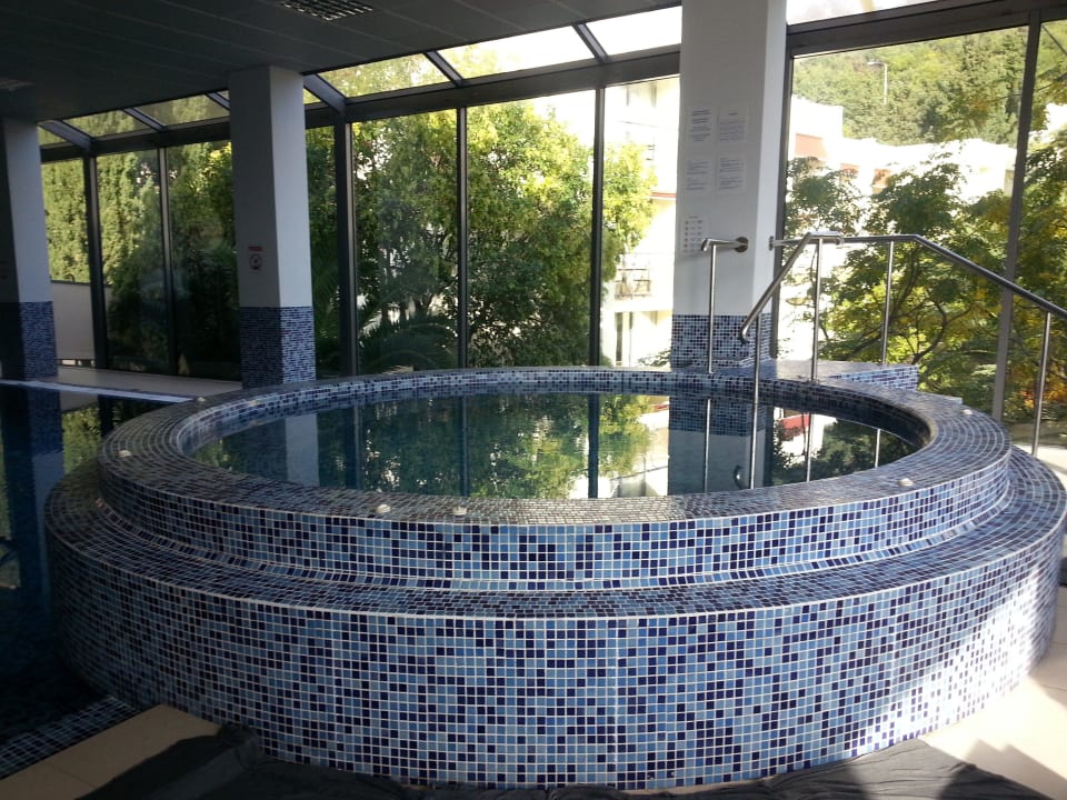 Jacuzzi Iberostar Waves Bellevue