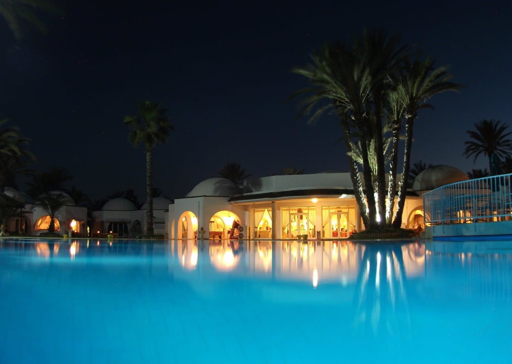 Lobby by night from the pool side Monarque Club Rivage
