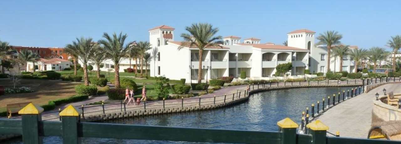 Lagune mit Block 4000 Pickalbatros Dana Beach Resort - Hurghada