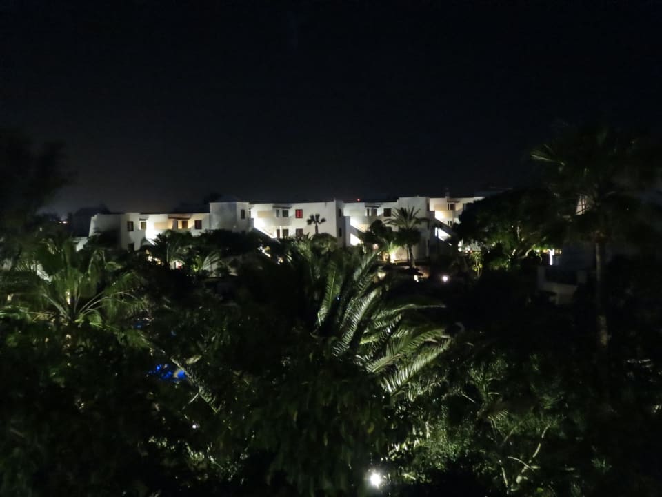 Anlage bei Nacht allsun App.-Hotel Albatros