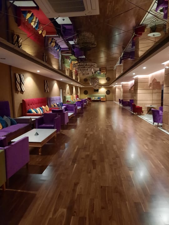 Lobby Royal Taj Mahal Hotel