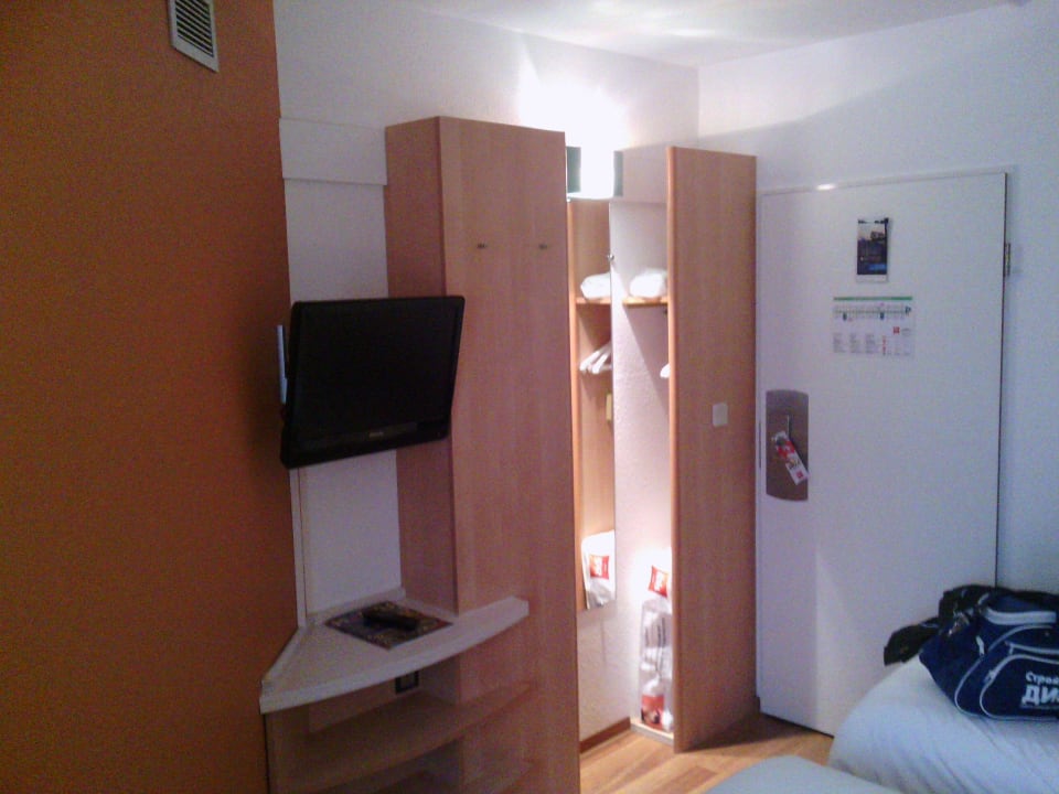Schrank (Regal) ibis Heidelberg Hauptbahnhof
