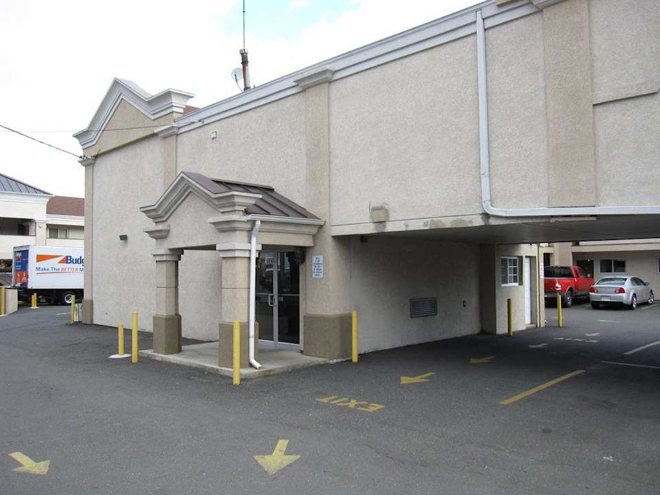 Außenansicht schlechte Umgebung Motel Red Carpet Inn Jersey City