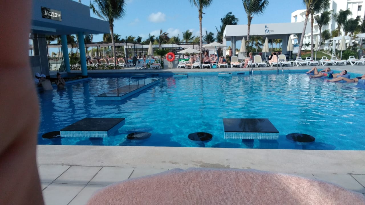 Am Pool Hotel Riu Dunamar