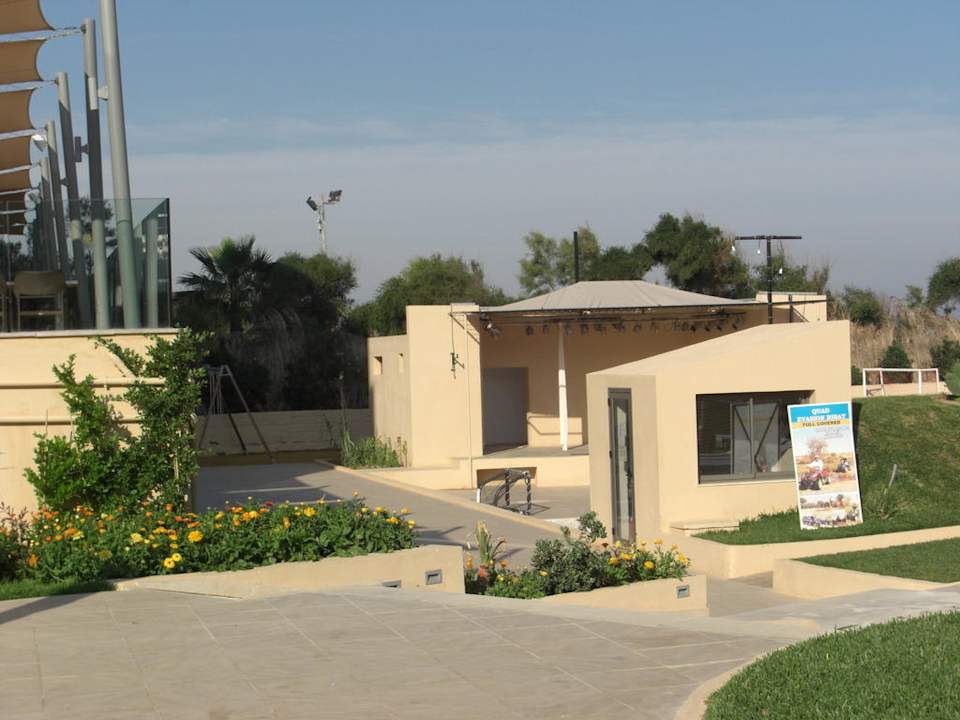 Blick zum Theater Hotel Rosa Beach