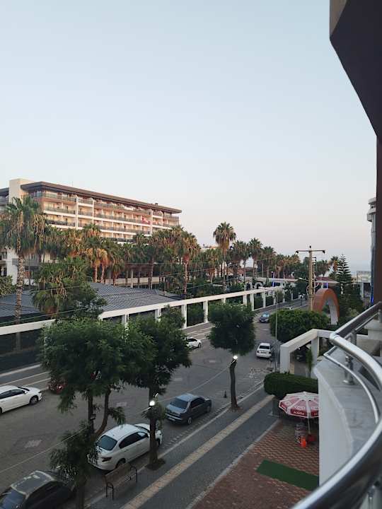 Außenansicht Hotel Royal Garden Beach