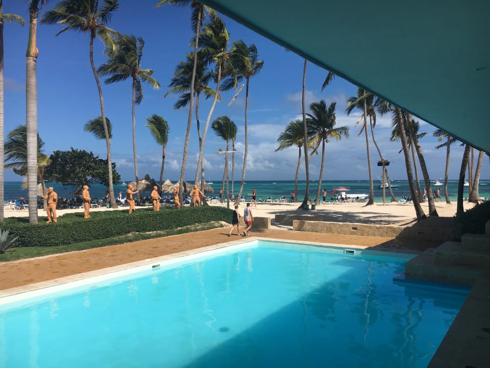 Pool Meliá Caribe Beach Resort-All Inclusive