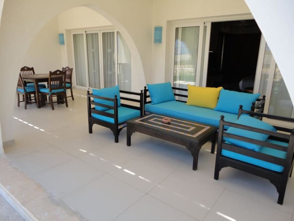 Terrasse unserer Deluxe-Suite Hilton Marsa Alam Nubian Resort