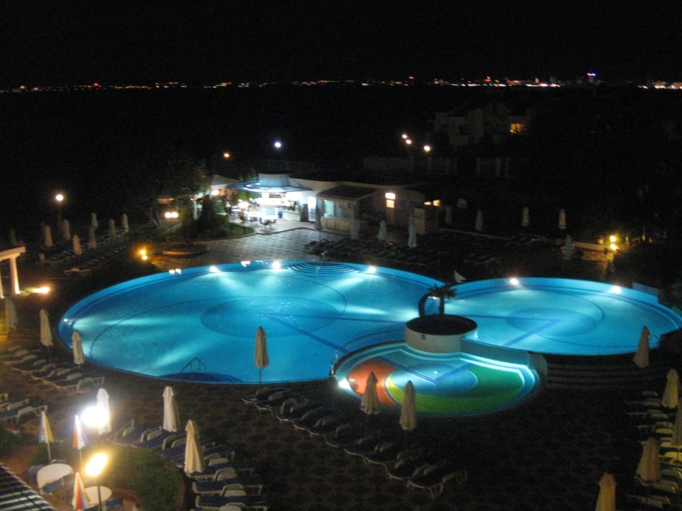 Cocktail "Oasis" an der Poolbar ist zu empfehlen Hotel Sineva Beach