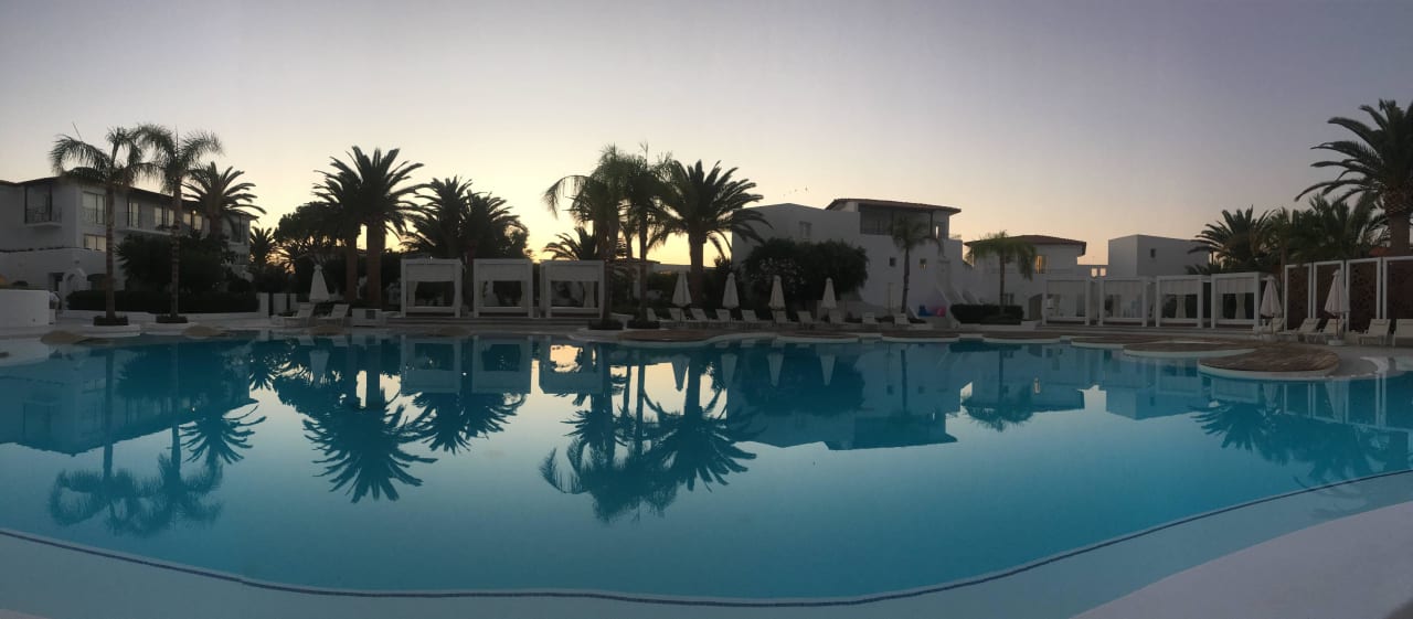 Pool am Abend Caramel A Grecotel Resort To Live