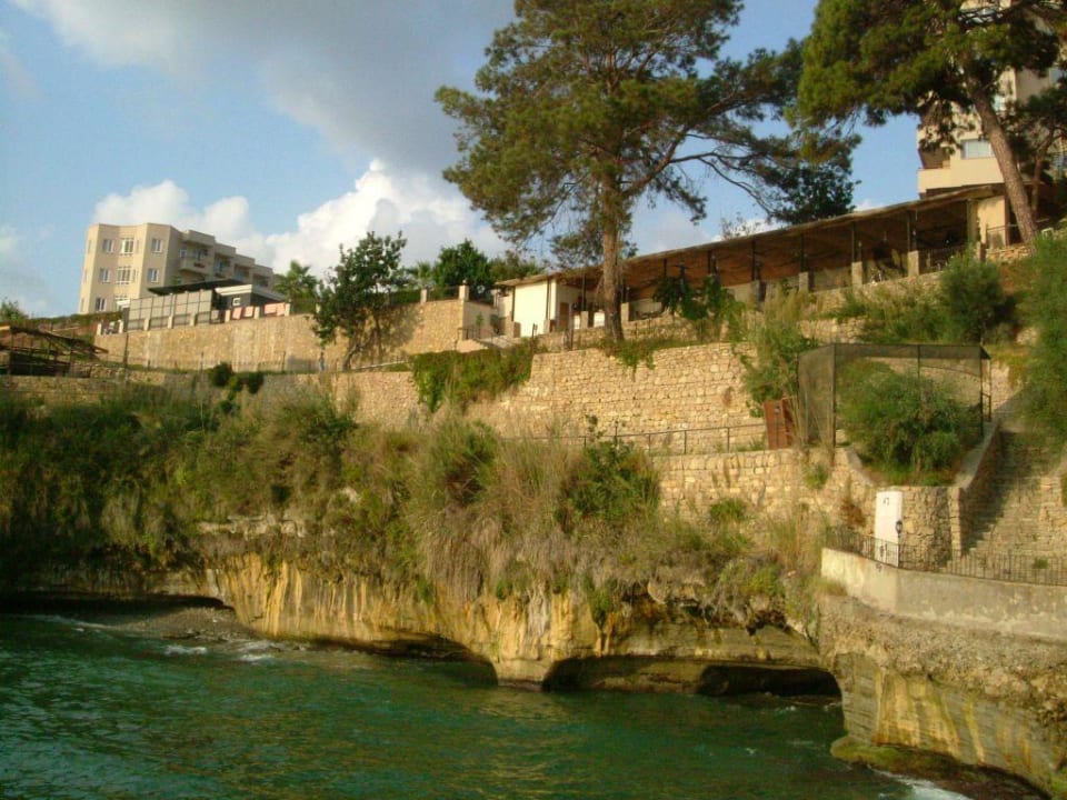 Widok hotelu od strony morza Aska Bayview Resort