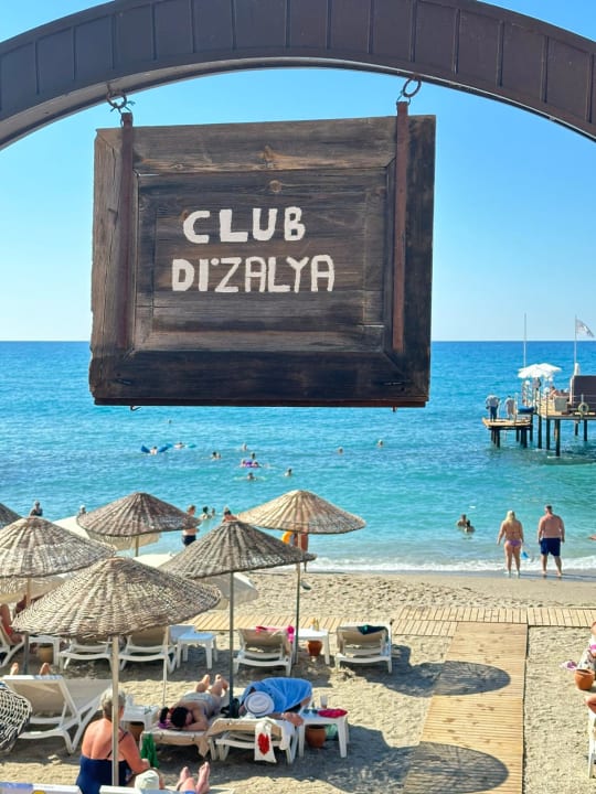 Strand Club Dizalya