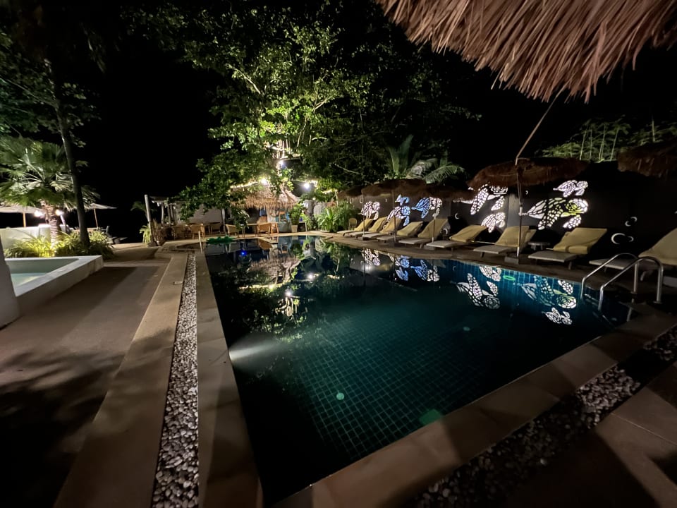 Pool Ocean Breeze Resort