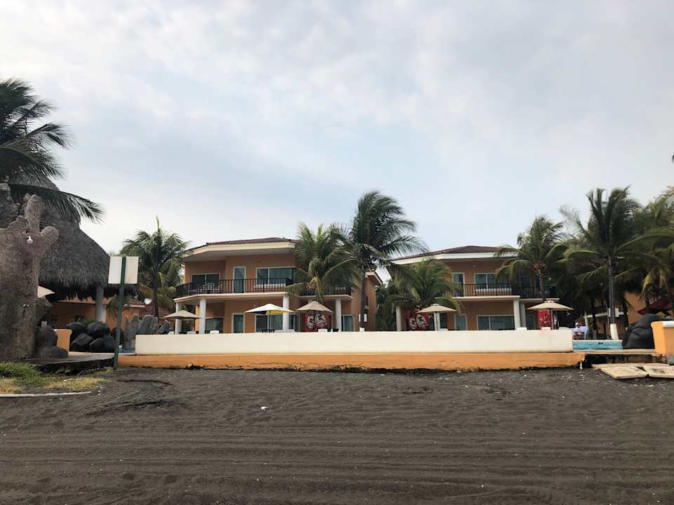 Außenansicht Hotel Cayman Suites