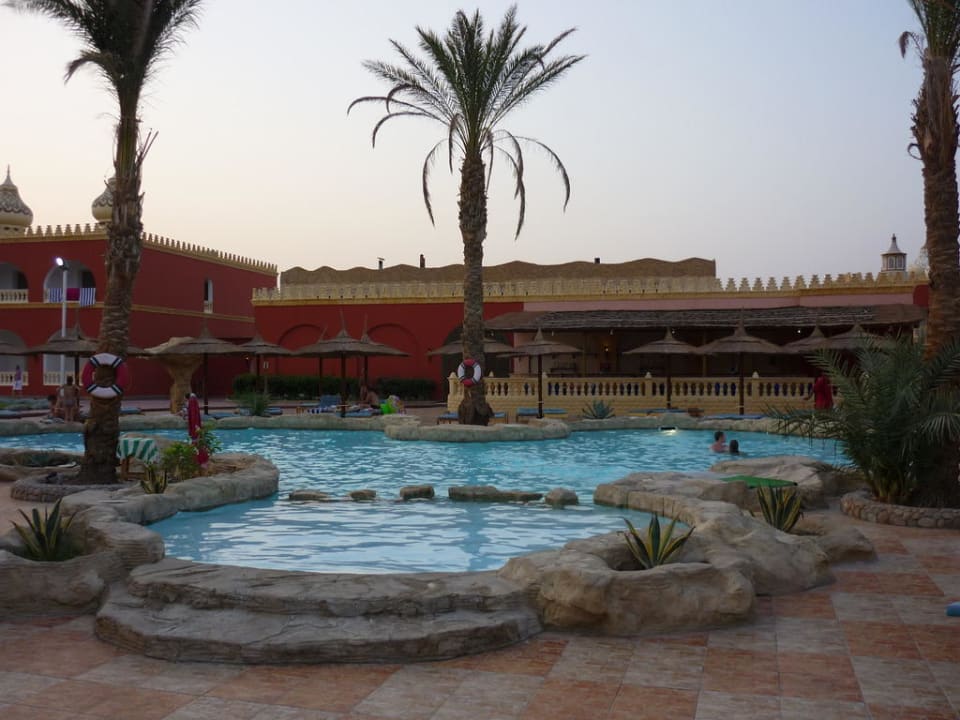 Oasis Bar und Pool Pickalbatros Alf Leila Wa Leila Resort - Neverland Hurghada
