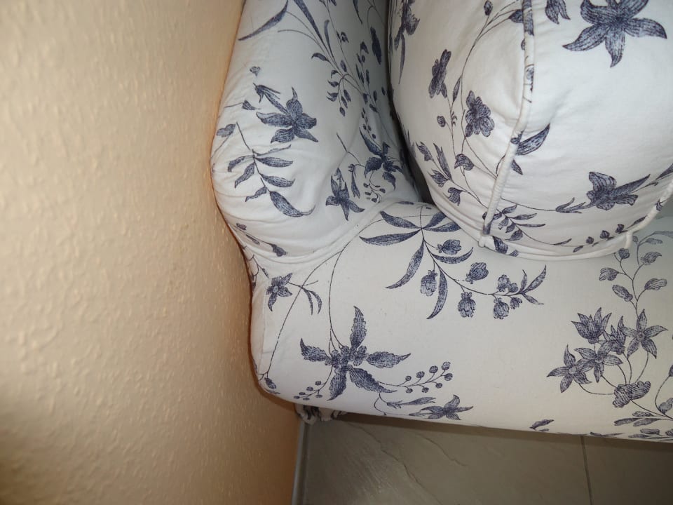 Ungereinigte Stelle auf "Sofa" Villa Fernsicht