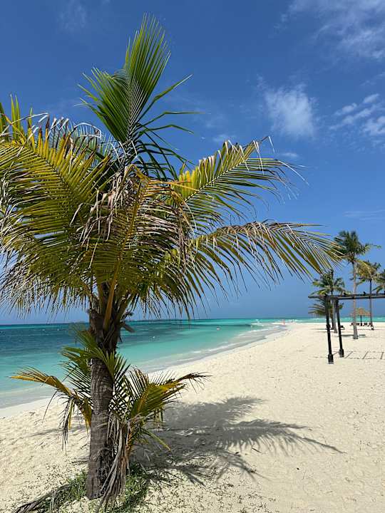 Strand Kuredu Island Resort & Spa